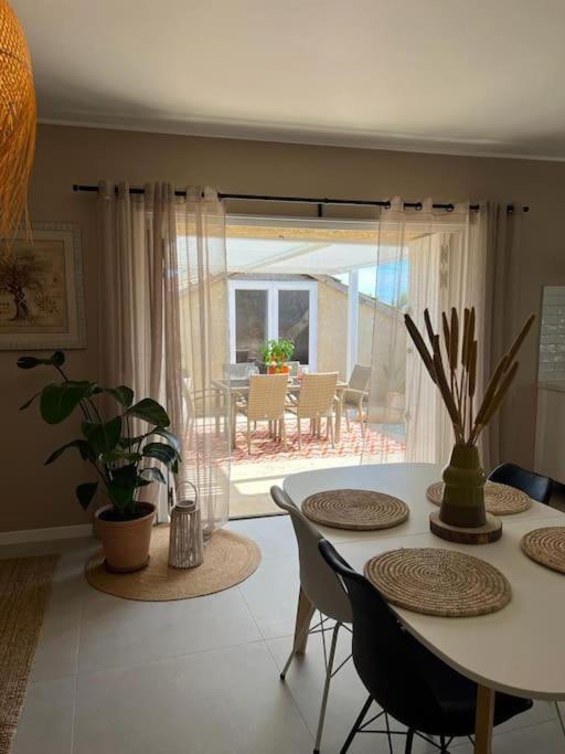 Au Mas Des Glycines - Gite La Tropezienne - 5 Personnes Camaret-sur-Aigues Extérieur photo